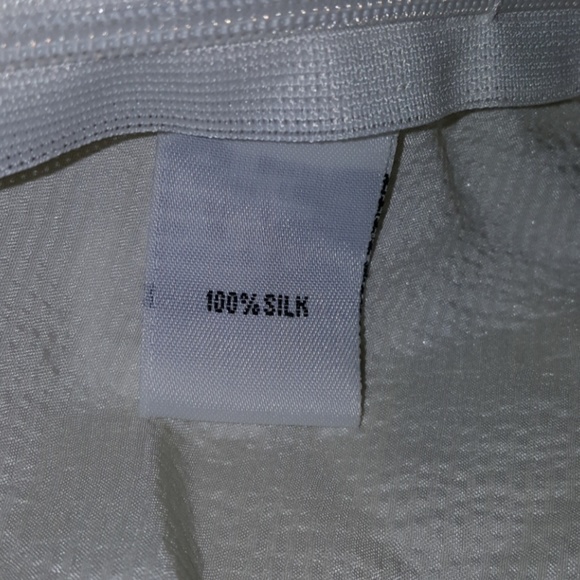 Kenneth Cole New York Vanilla Silk Blouse Sz 4P - Picture 8 of 8